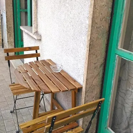 Pineapple House Apartment