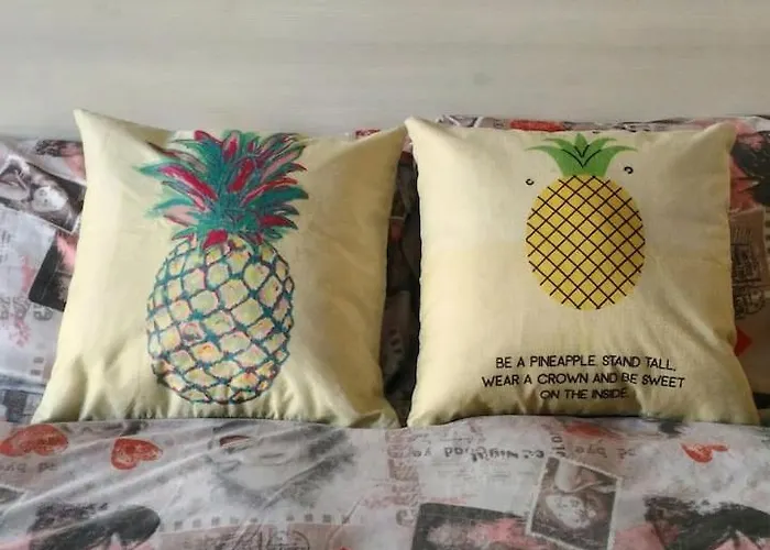 Pineapple House Apartment